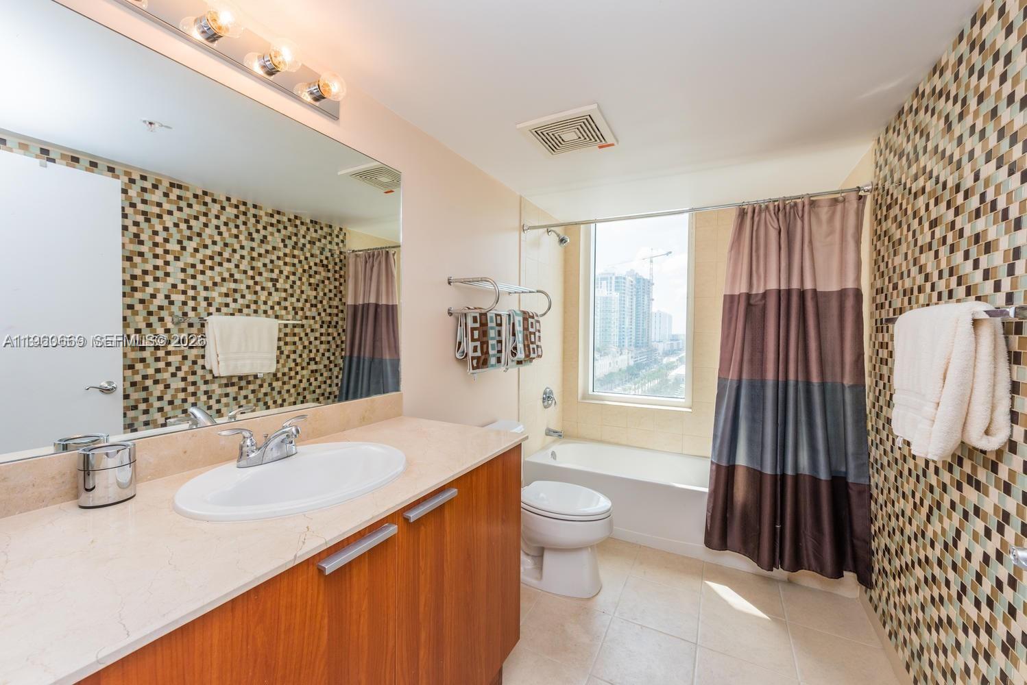 16699 Collins Ave #4204, Sunny Isles Beach FL 33160