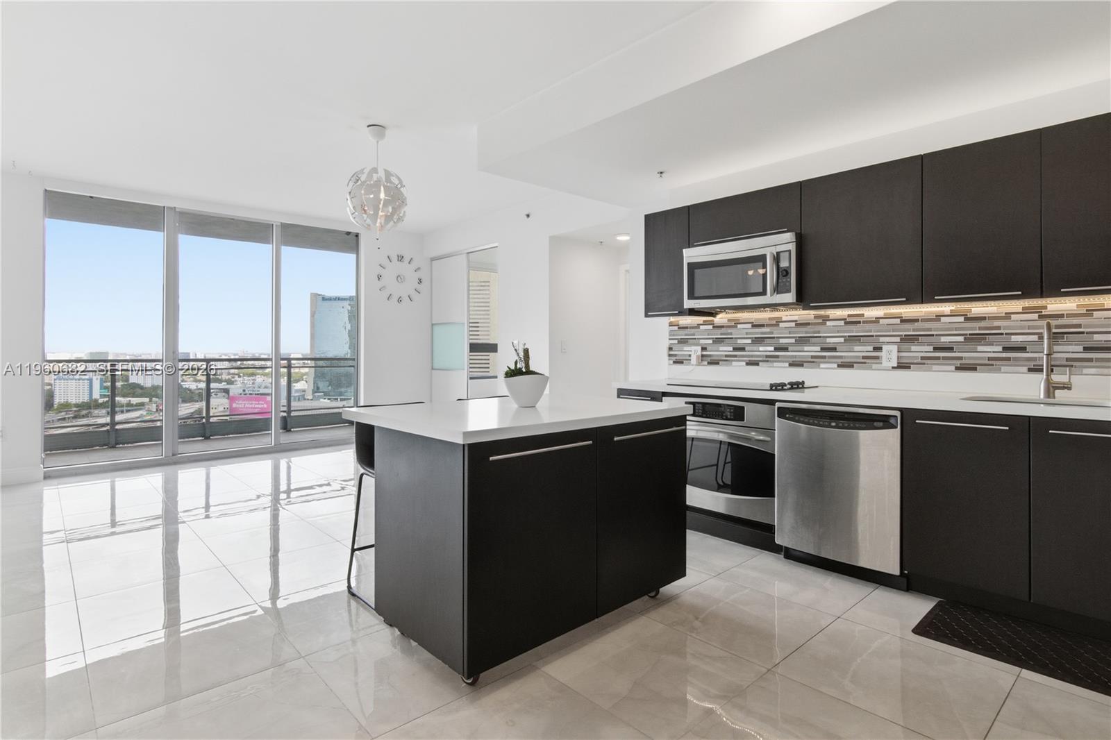 90 SW 3rd St #2408, Miami FL 33130