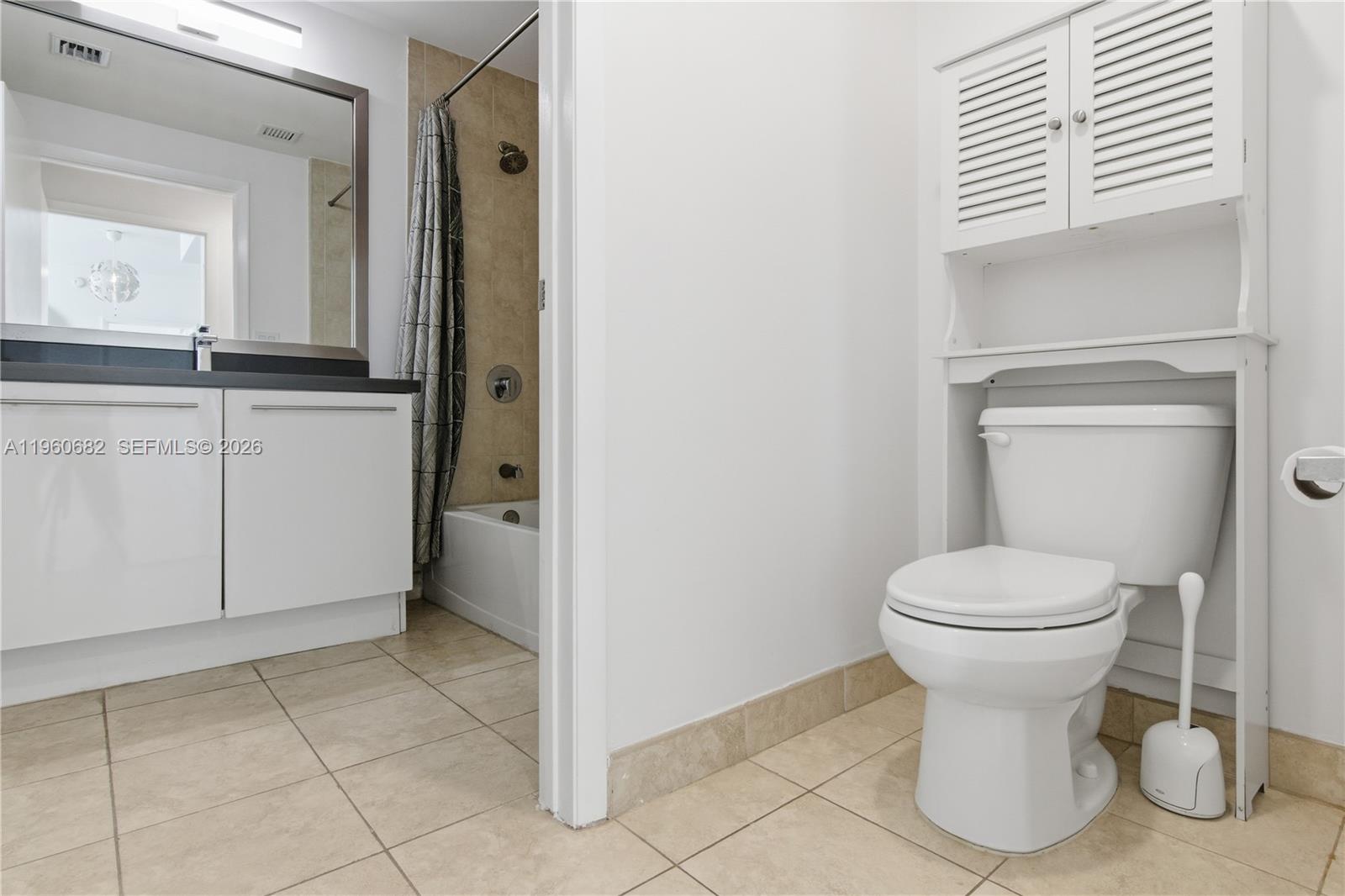 90 SW 3rd St #2408, Miami FL 33130