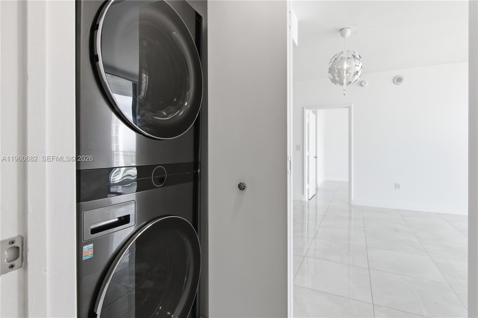 90 SW 3rd St #2408, Miami FL 33130