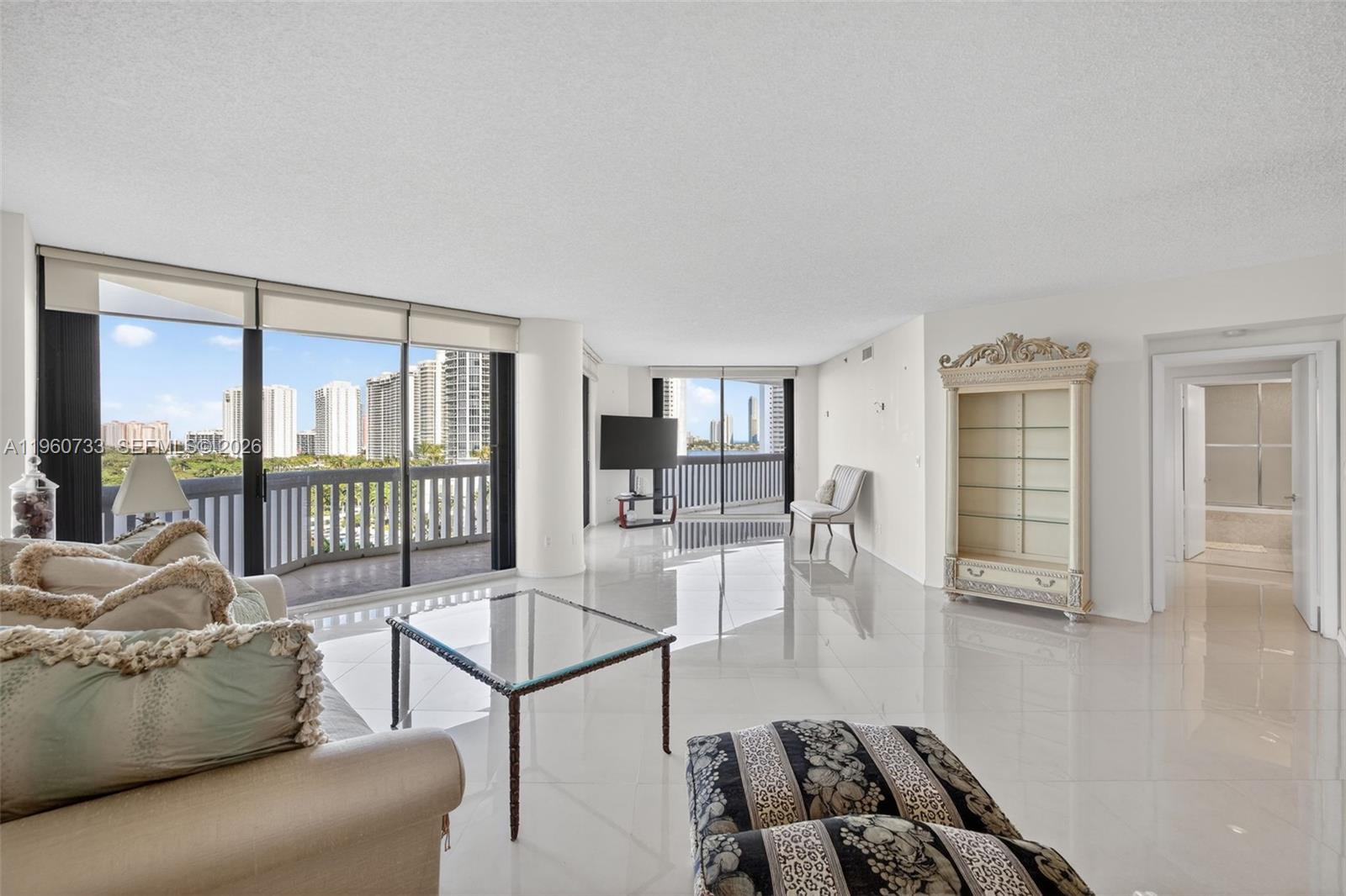 2000 ISLAND Blvd #1109, Aventura FL 33160