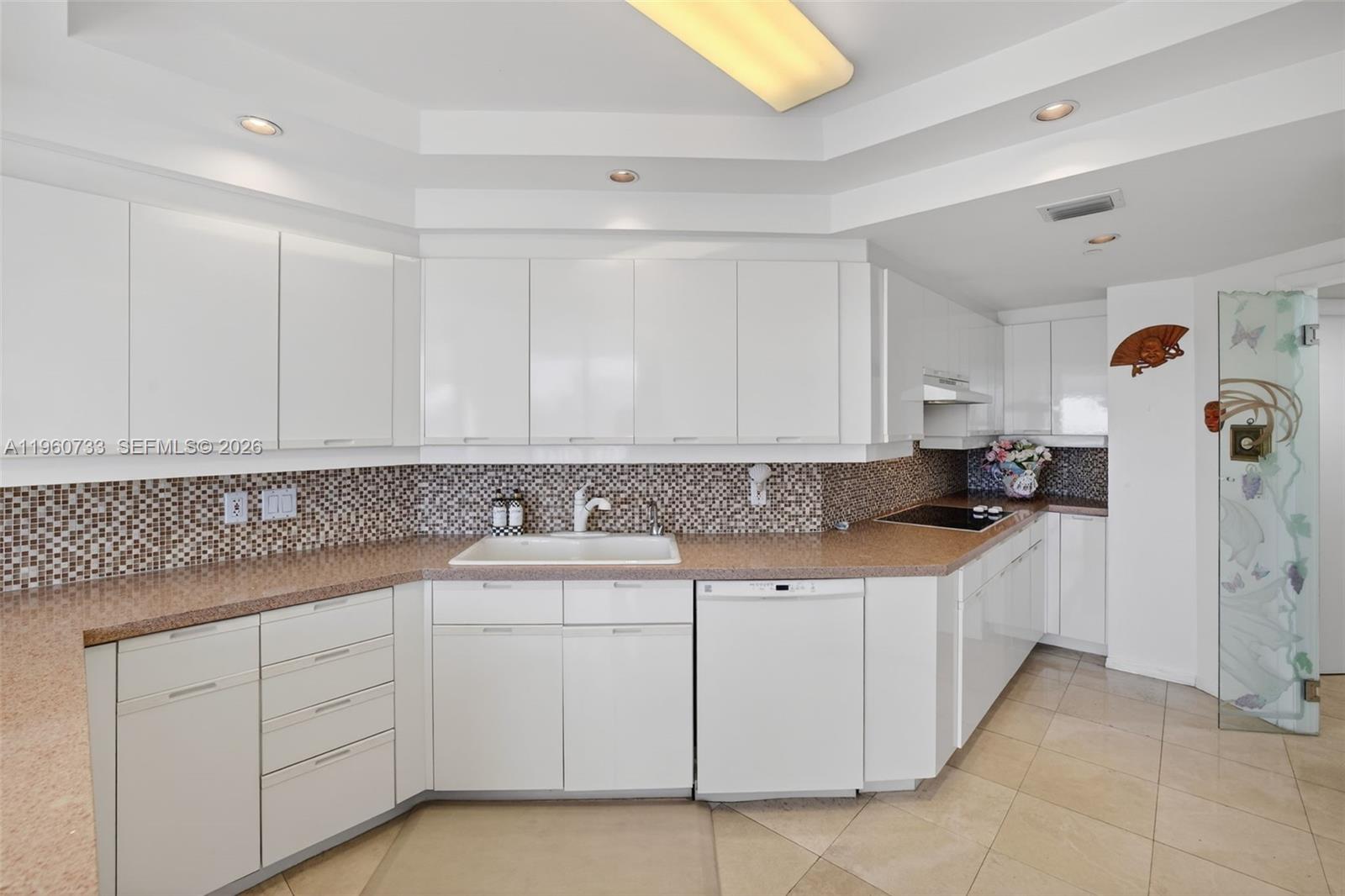 2000 ISLAND Blvd #1109, Aventura FL 33160