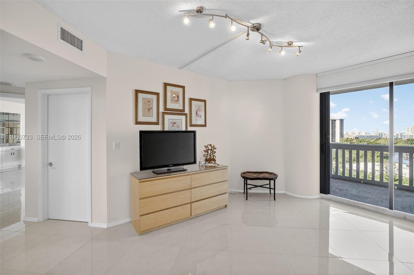 2000 ISLAND Blvd #1109, Aventura FL 33160