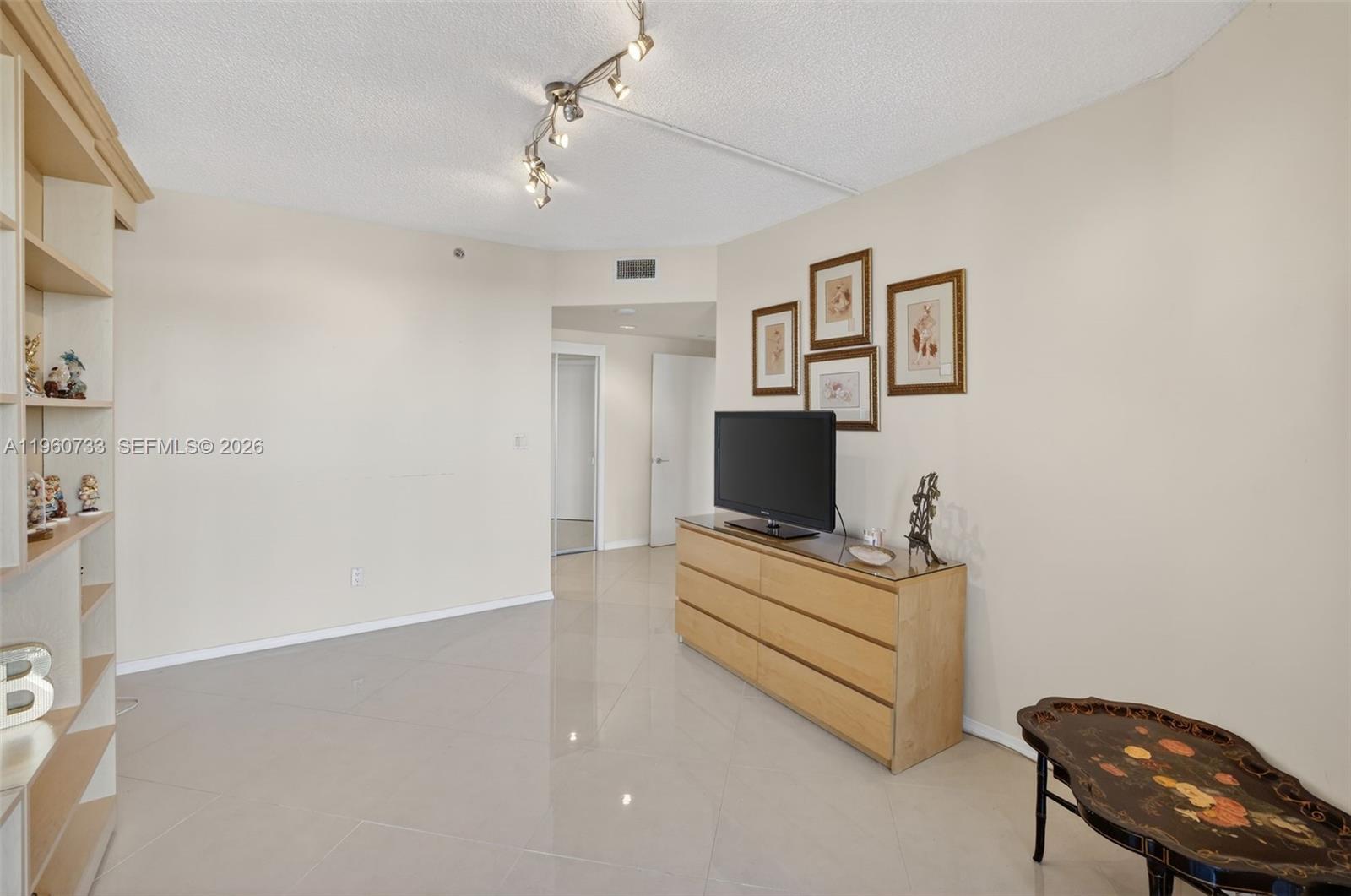 2000 ISLAND Blvd #1109, Aventura FL 33160