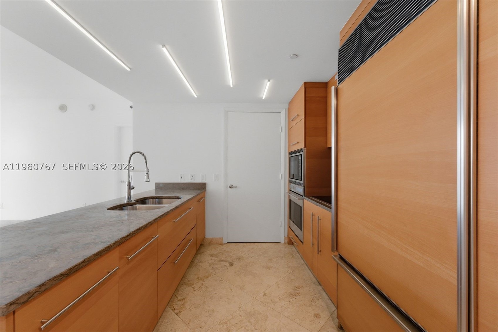 475 Brickell Ave #3513, Miami FL 33131