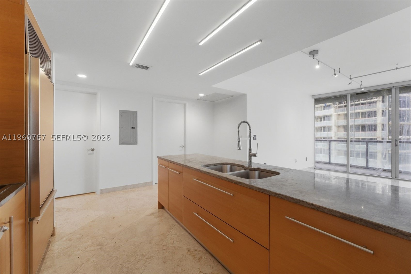 475 Brickell Ave #3513, Miami FL 33131