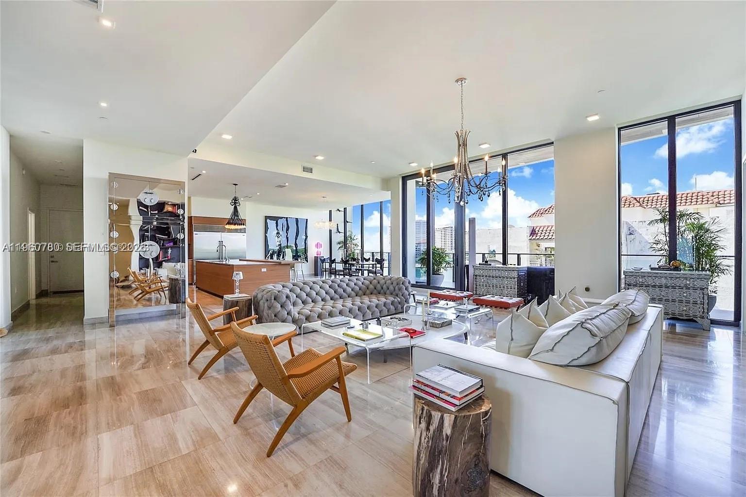 3581 E Glencoe St #605, Coconut Grove FL 33133