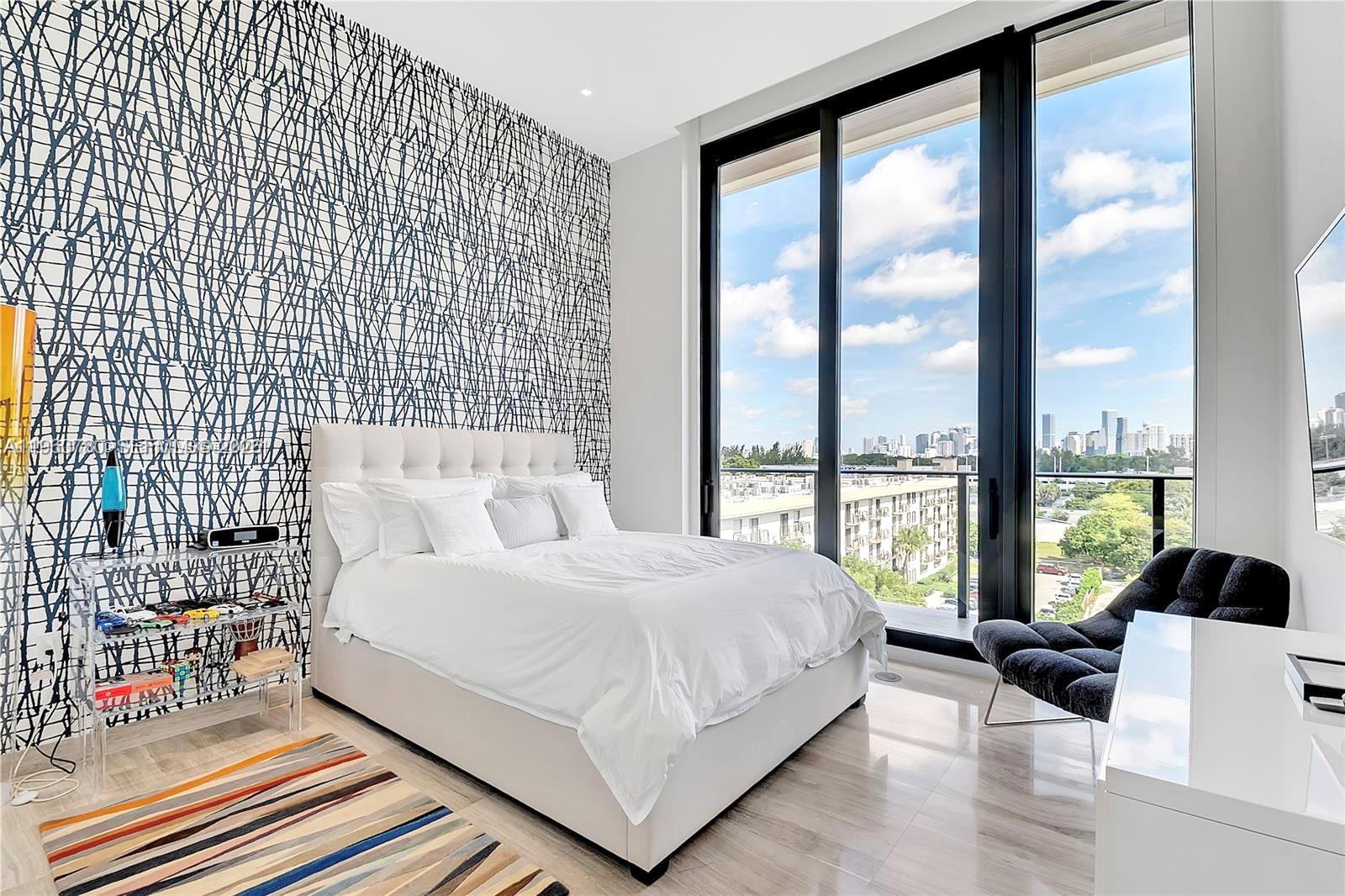 3581 E Glencoe St #605, Coconut Grove FL 33133