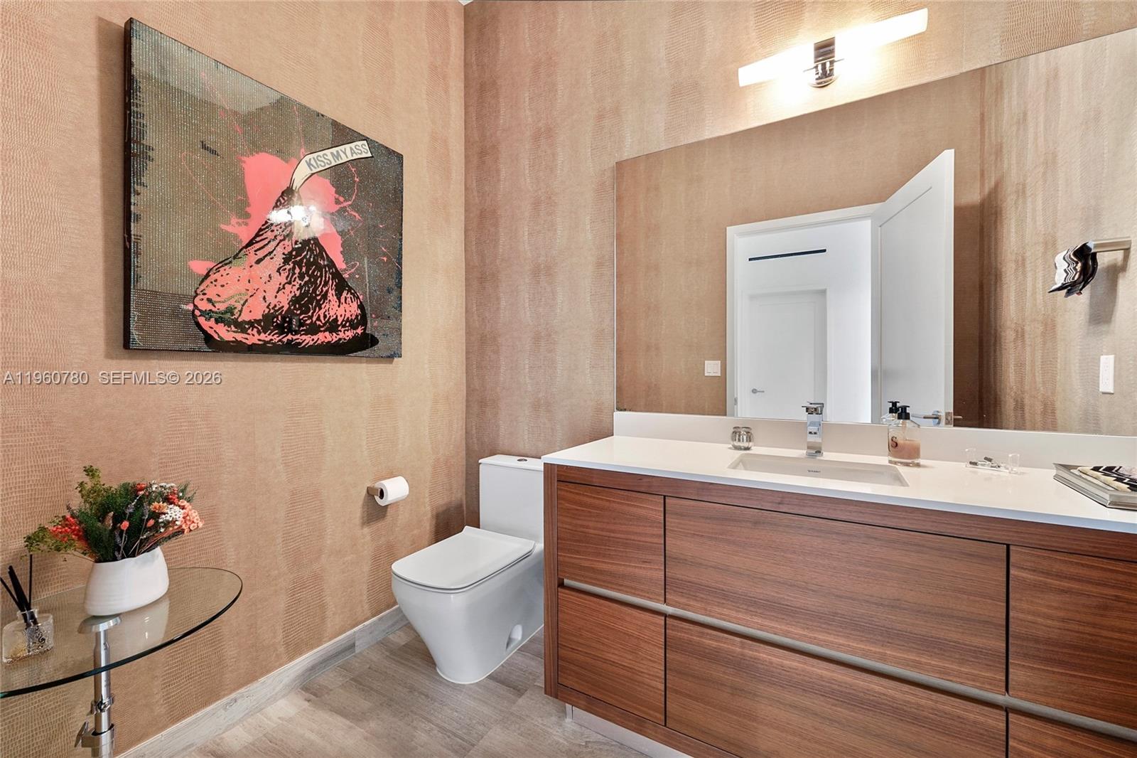 3581 E Glencoe St #605, Coconut Grove FL 33133