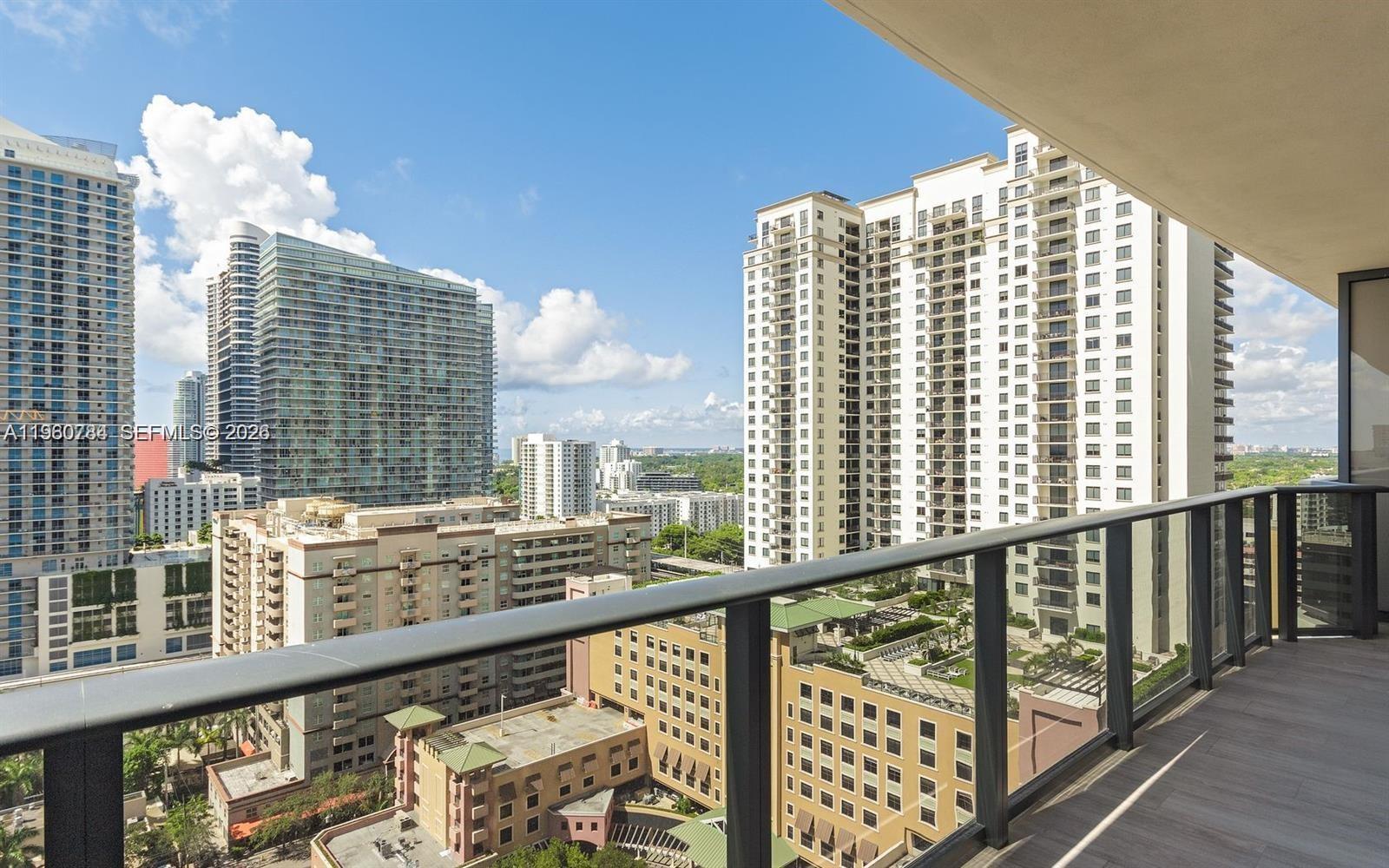 45 SW 9th St #1805, Miami FL 33130