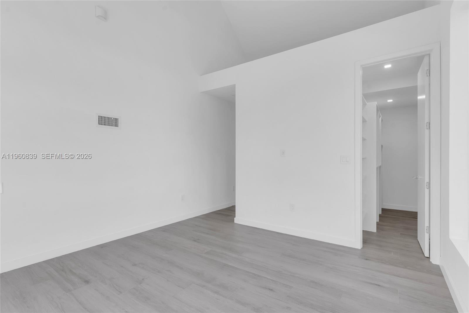 3204 Plaza St, Miami FL 33133