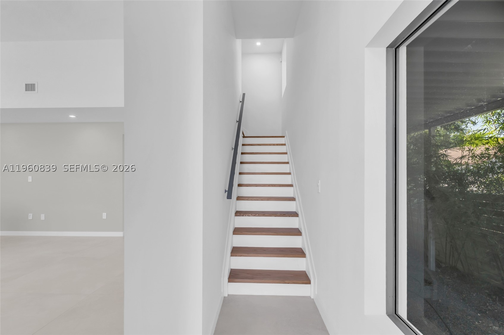 3204 Plaza St, Miami FL 33133