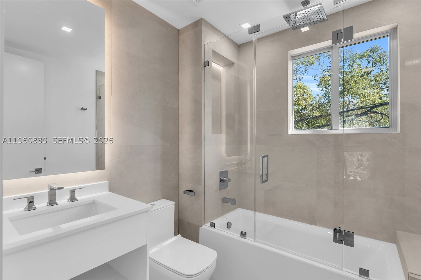 3204 Plaza St, Miami FL 33133