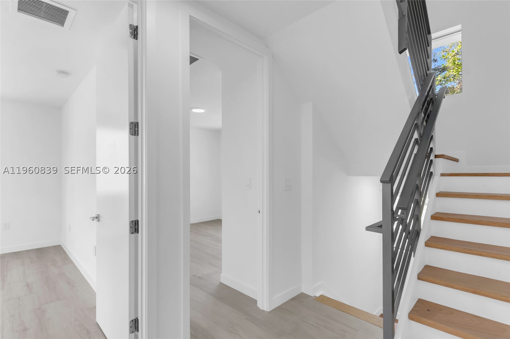 3204 Plaza St, Miami FL 33133