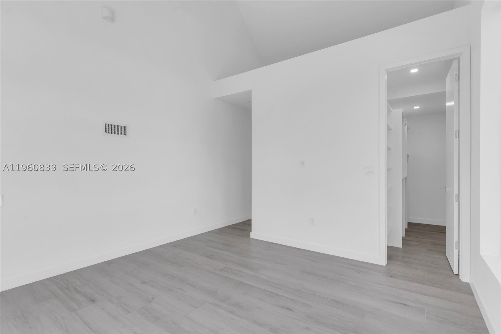3204 Plaza St, Miami FL 33133