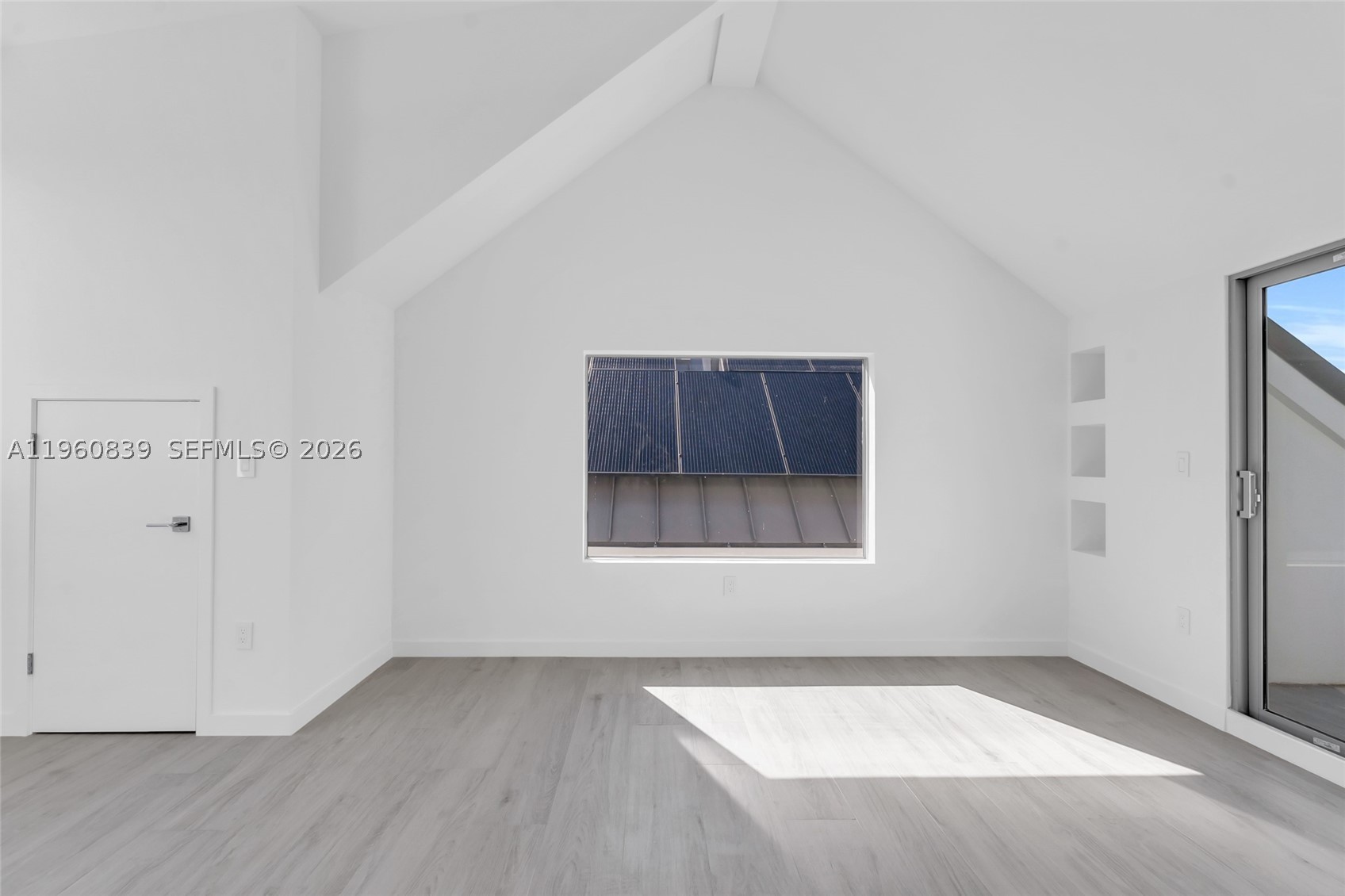 3204 Plaza St, Miami FL 33133