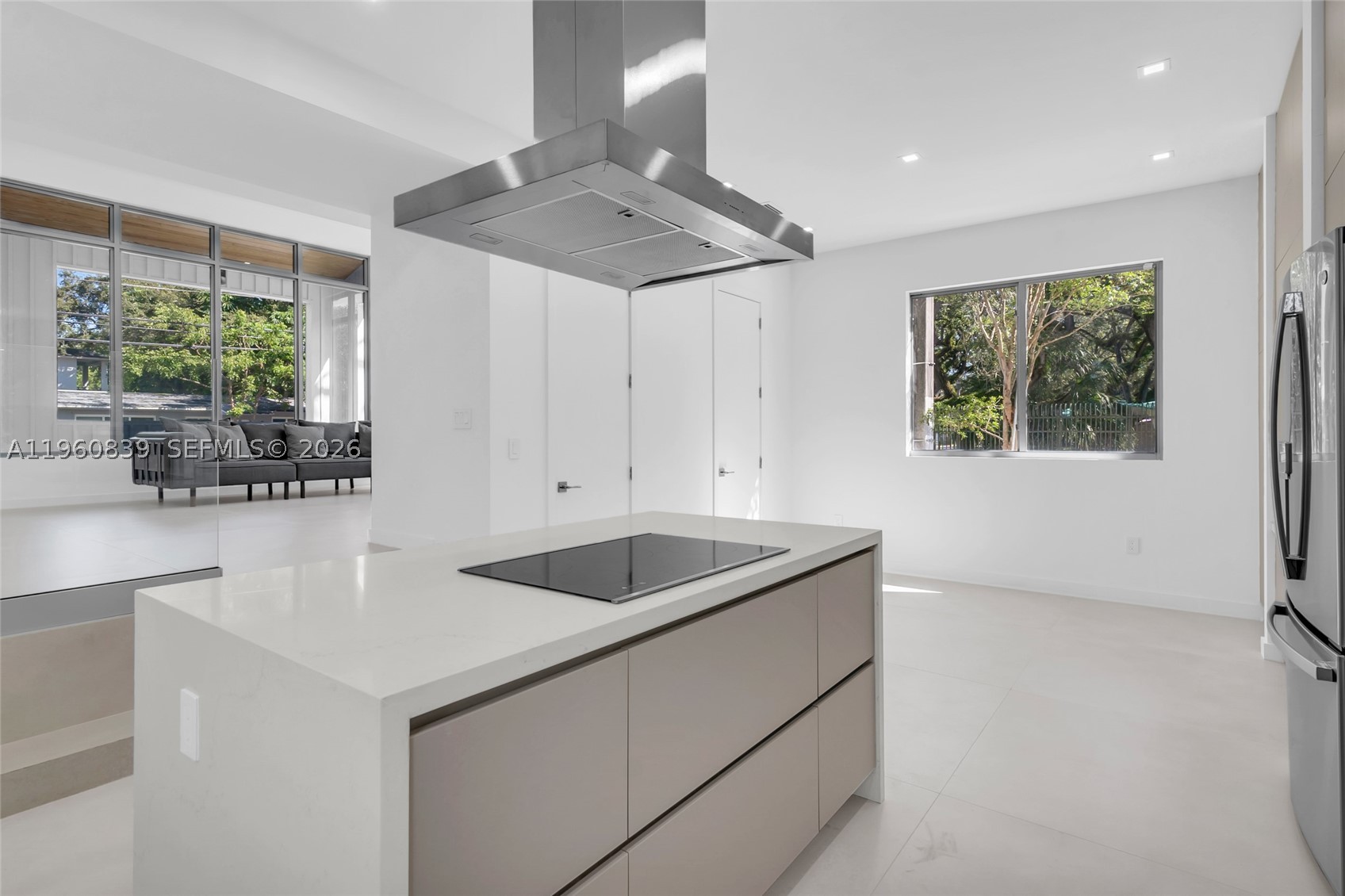 3204 Plaza St, Miami FL 33133