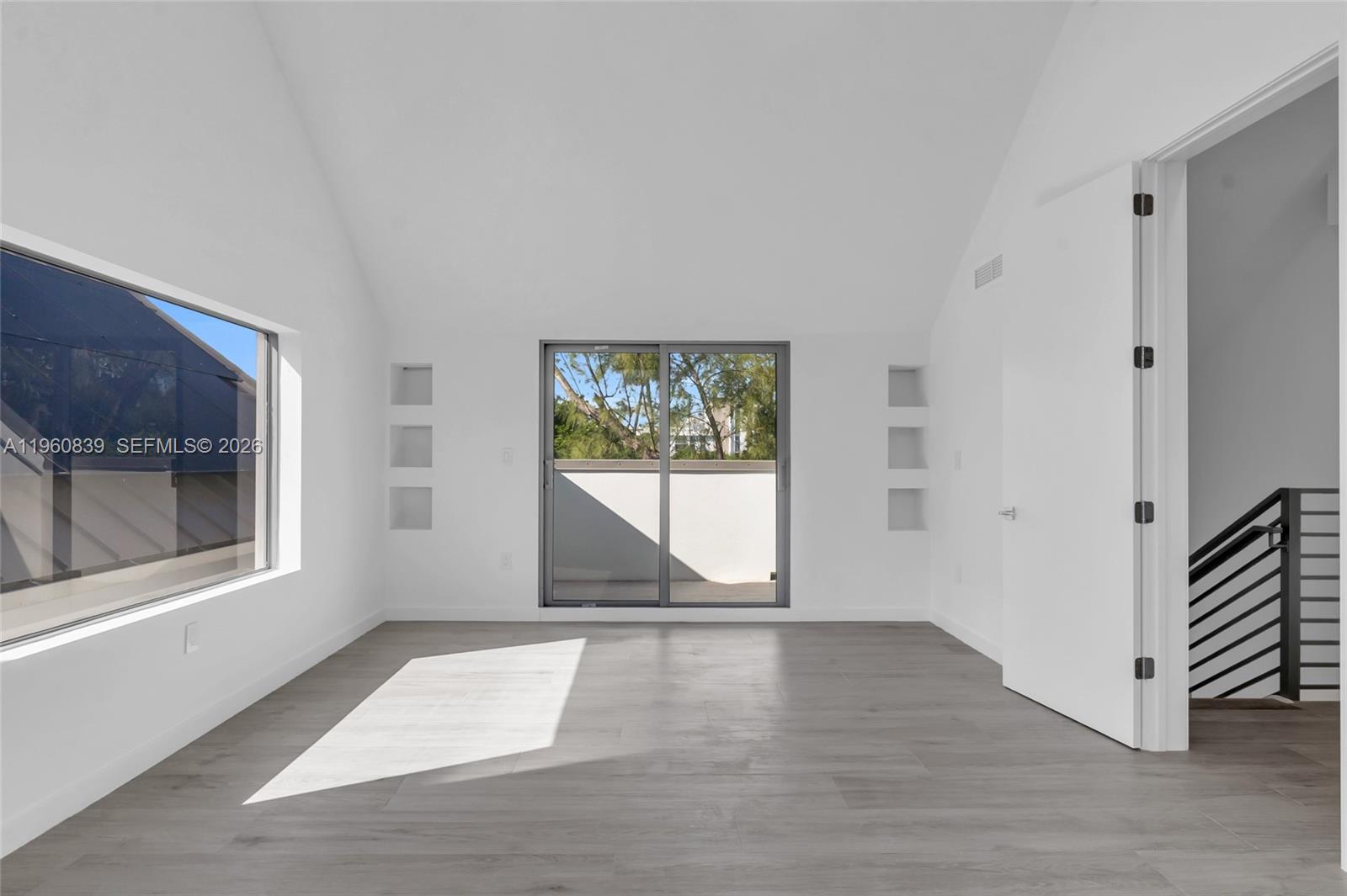 3204 Plaza St, Miami FL 33133