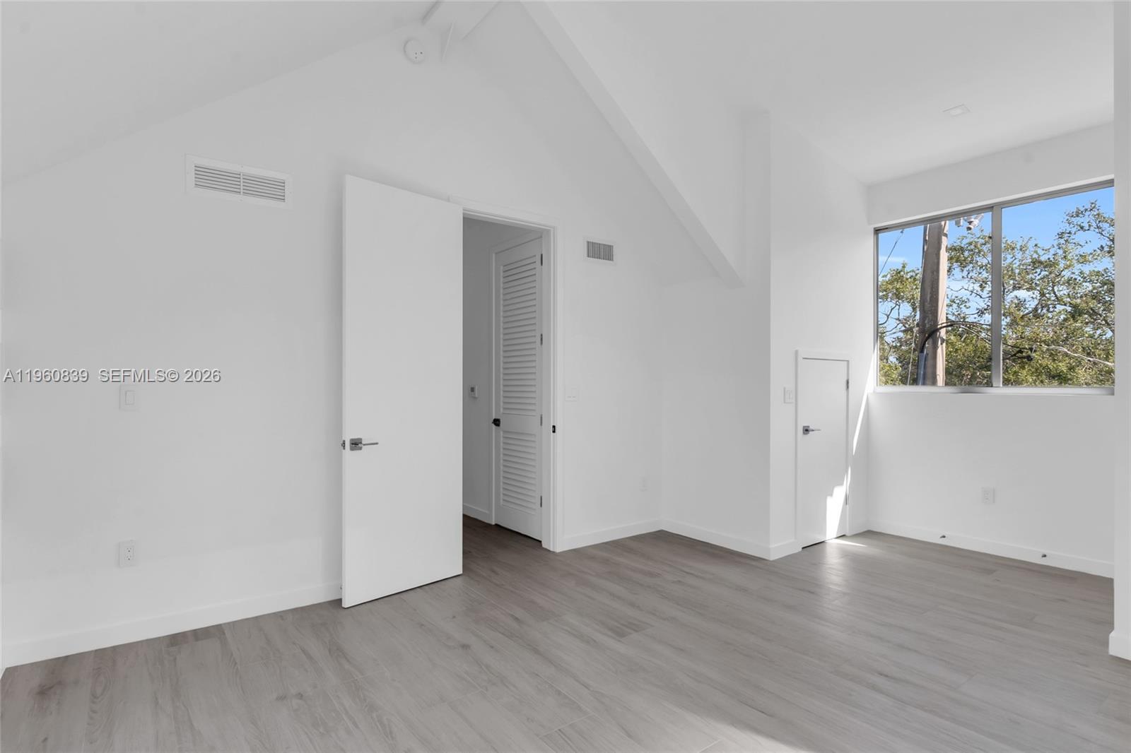 3204 Plaza St, Miami FL 33133