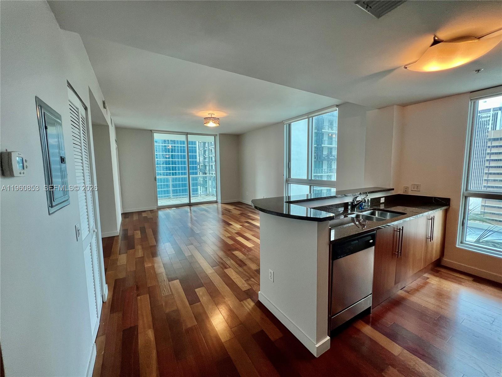 300 S Biscayne Blvd #1601, Miami FL 33131