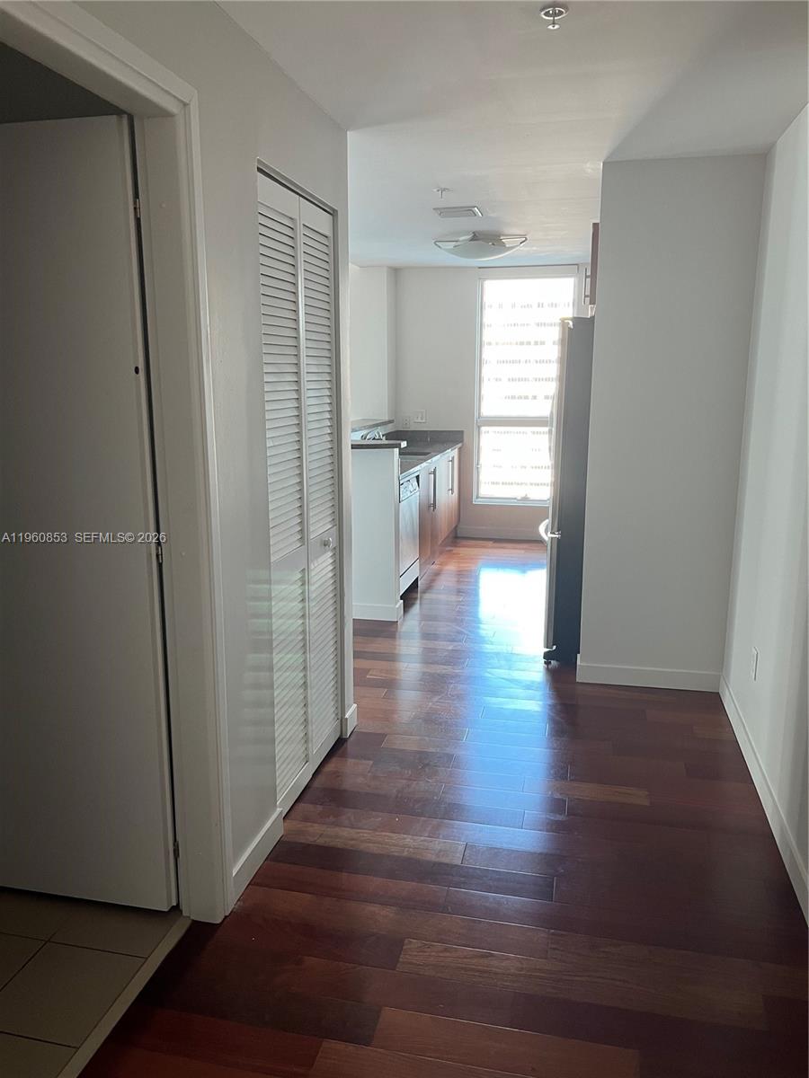 300 S Biscayne Blvd #1601, Miami FL 33131