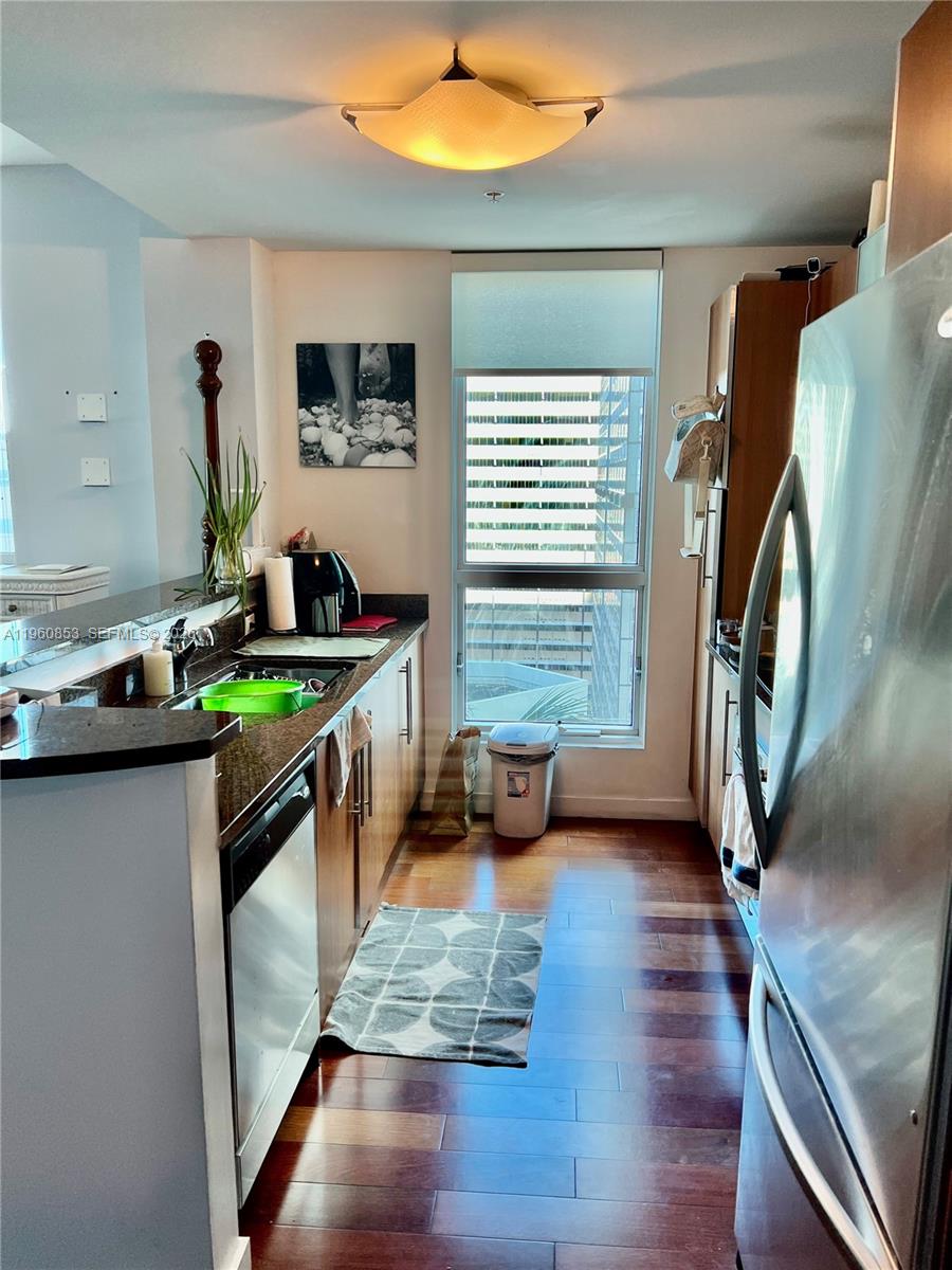 300 S Biscayne Blvd #1601, Miami FL 33131