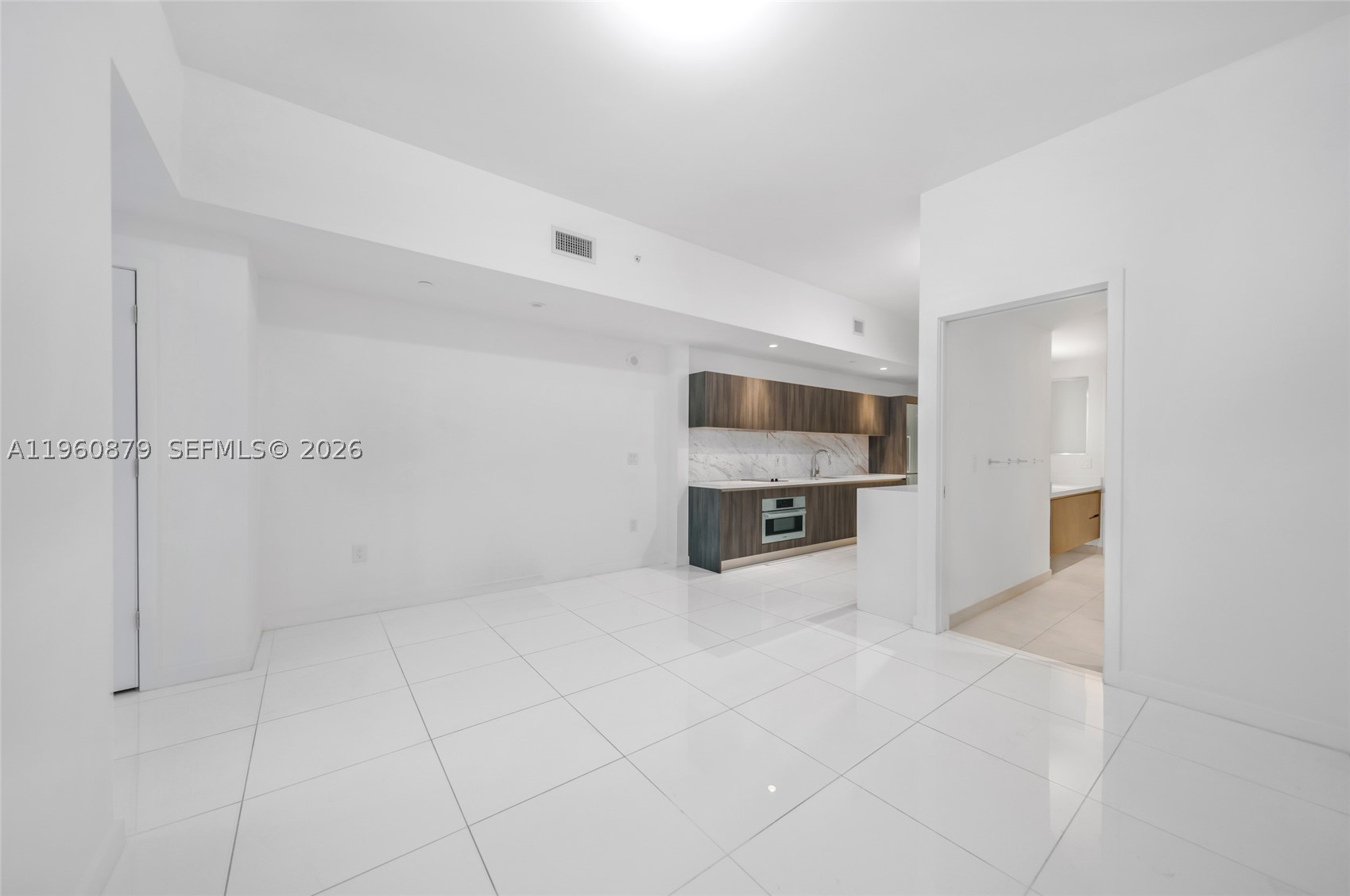851 NE 1st Ave #204, Miami FL 33132