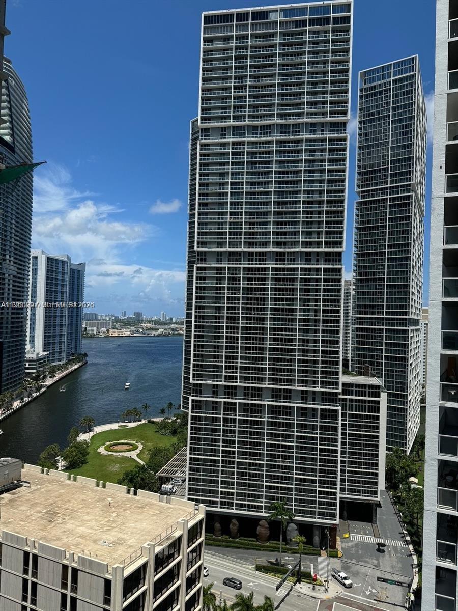 55 SE 6th St #2307, Miami FL 33131