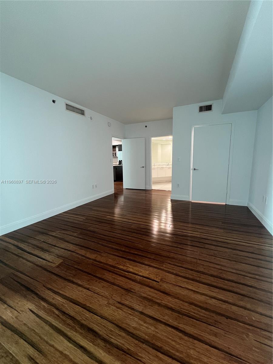 55 SE 6th St #2307, Miami FL 33131