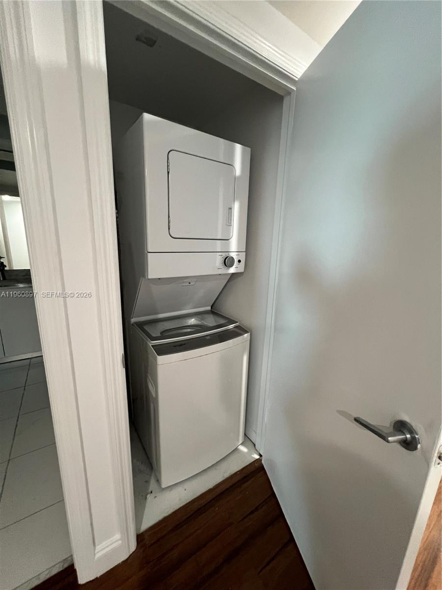 55 SE 6th St #2307, Miami FL 33131