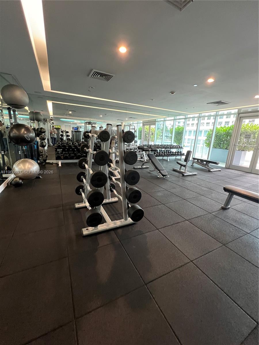 55 SE 6th St #2307, Miami FL 33131
