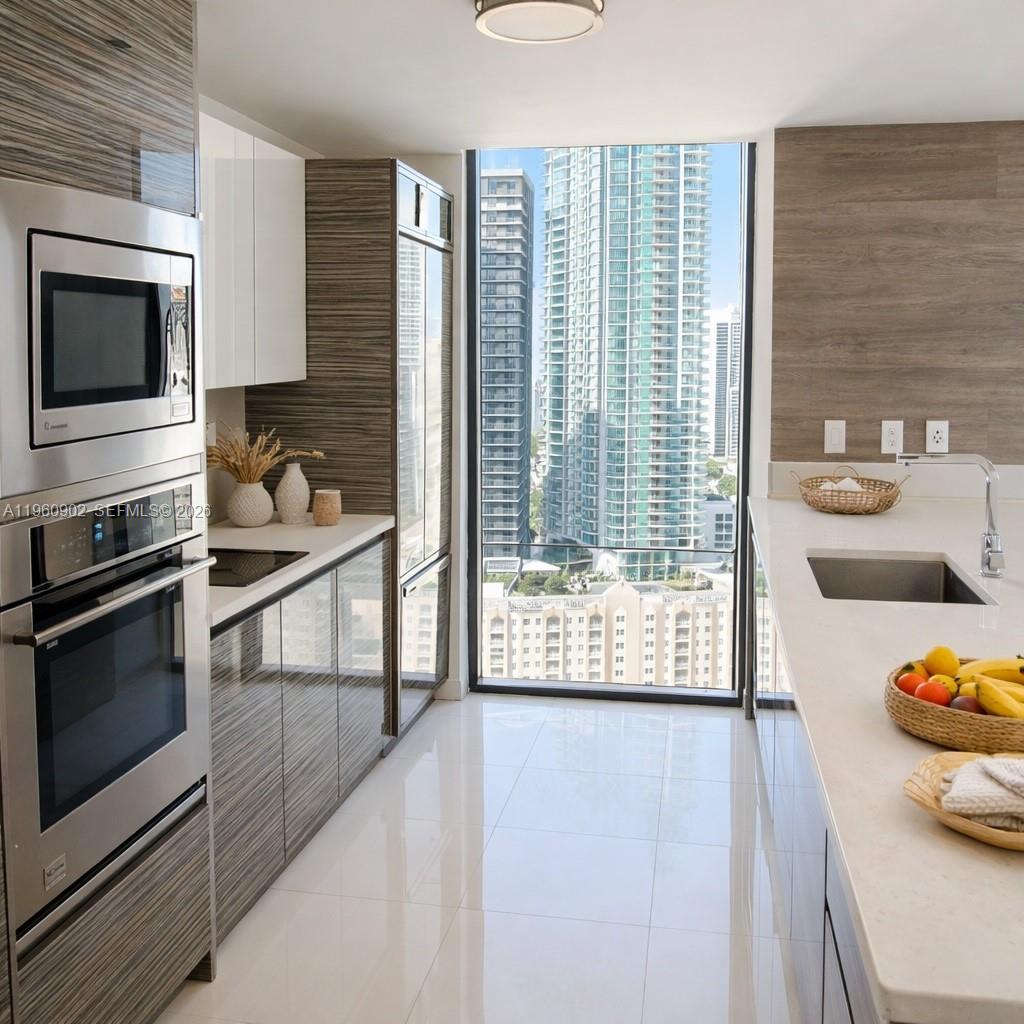 460 NE 28th St #2401, Miami FL 33137