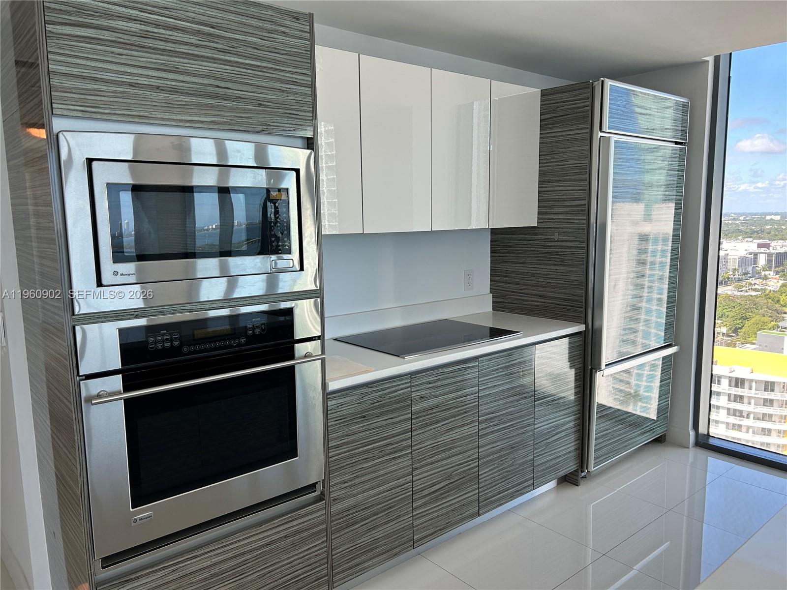460 NE 28th St #2401, Miami FL 33137