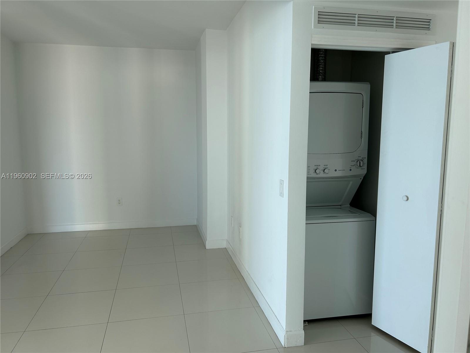 460 NE 28th St #2401, Miami FL 33137