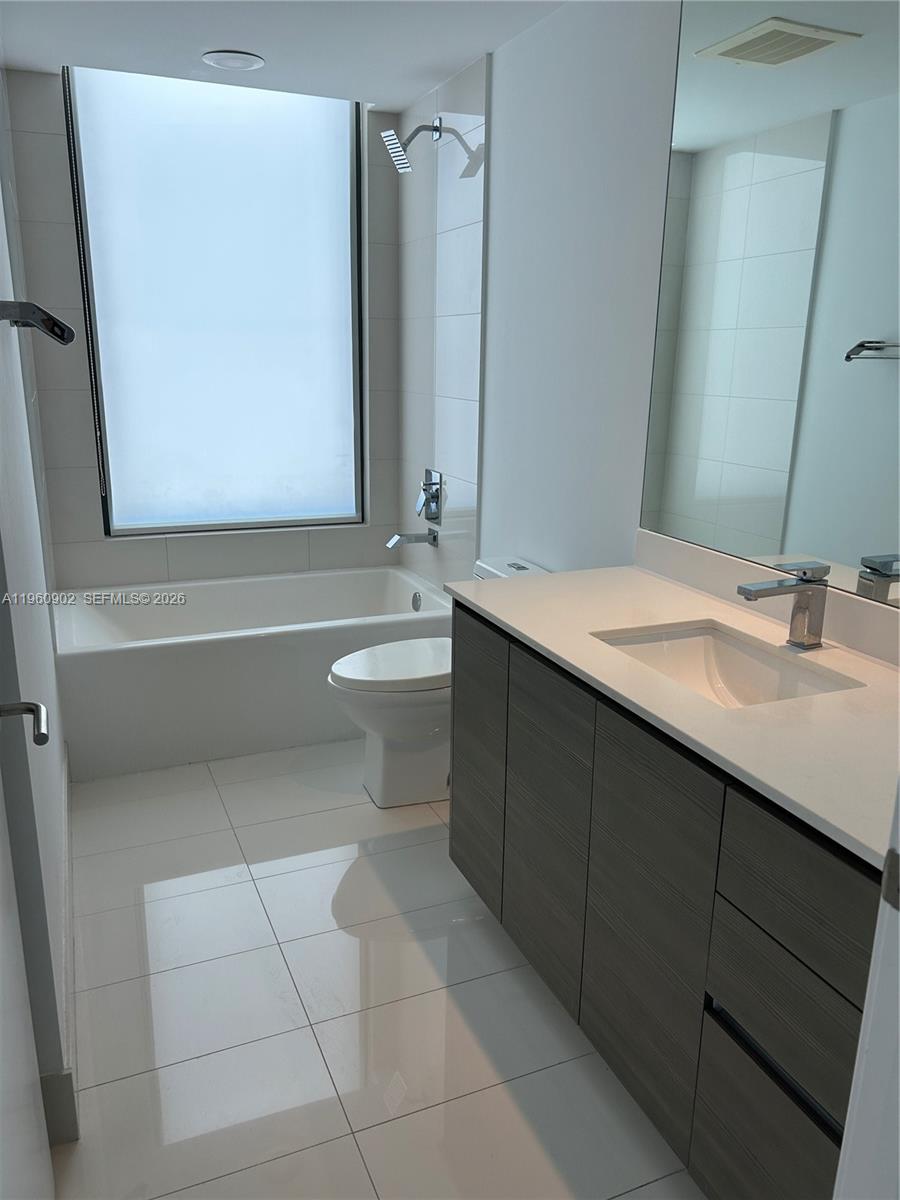 460 NE 28th St #2401, Miami FL 33137