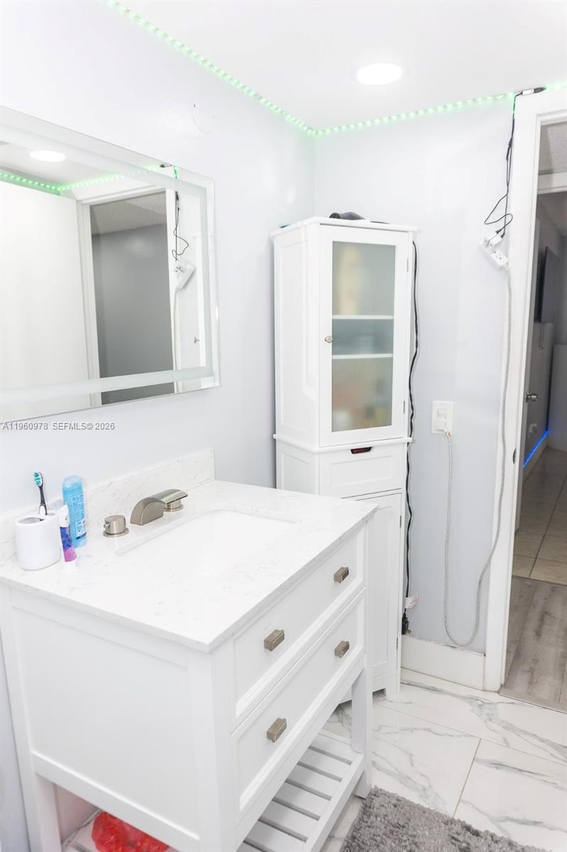 6190 W 19th Ave #201, Hialeah FL 33012