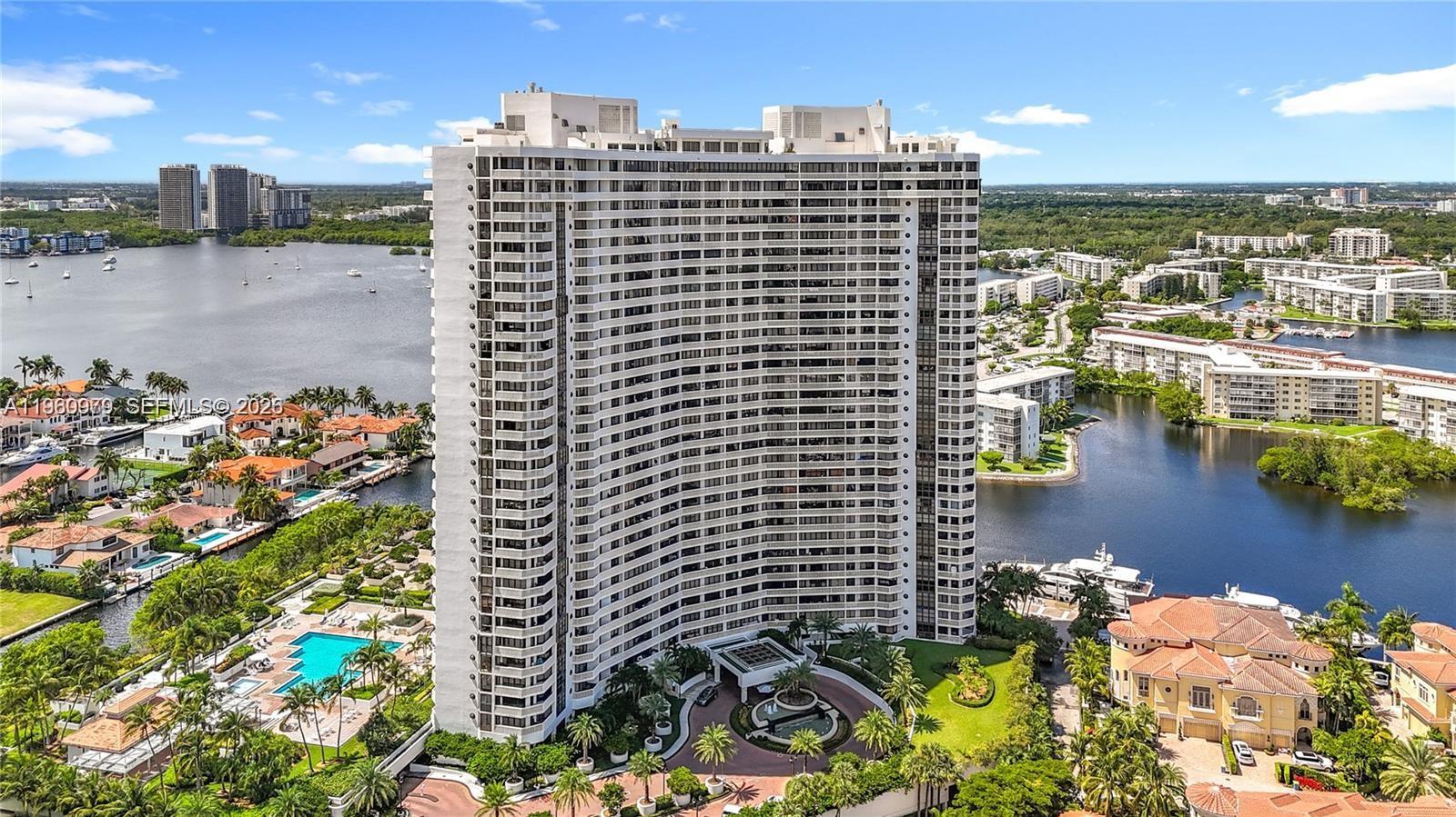 1000 W Island Blvd #2312, Aventura FL 33160