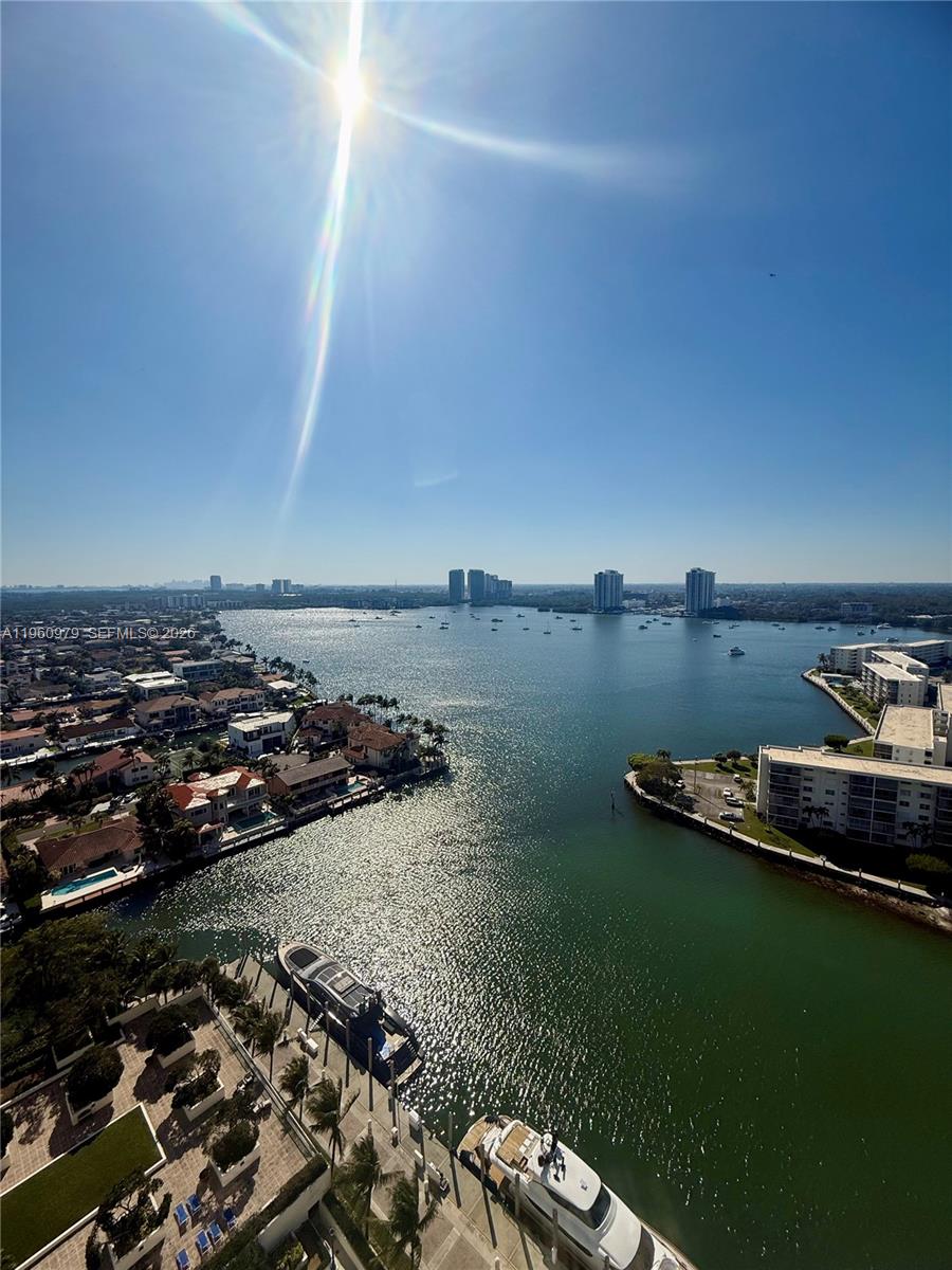 1000 W Island Blvd #2312, Aventura FL 33160