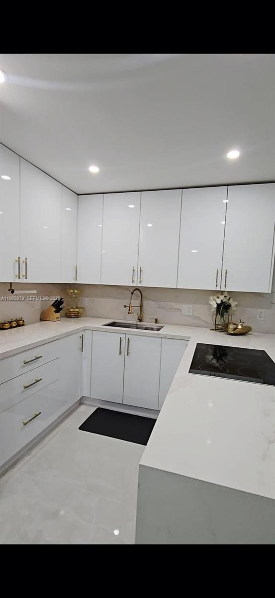 1000 W Island Blvd #2312, Aventura FL 33160