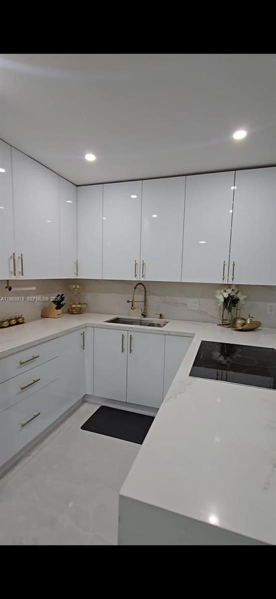 1000 W Island Blvd #2312, Aventura FL 33160