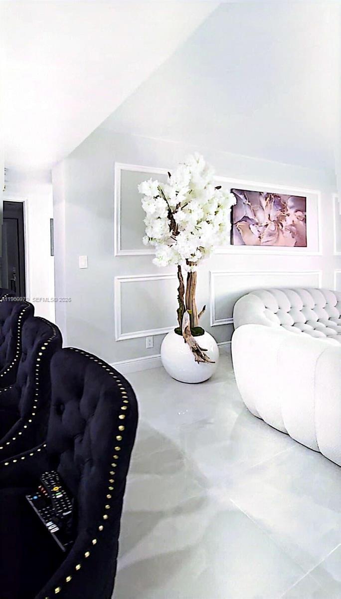 1000 W Island Blvd #2312, Aventura FL 33160