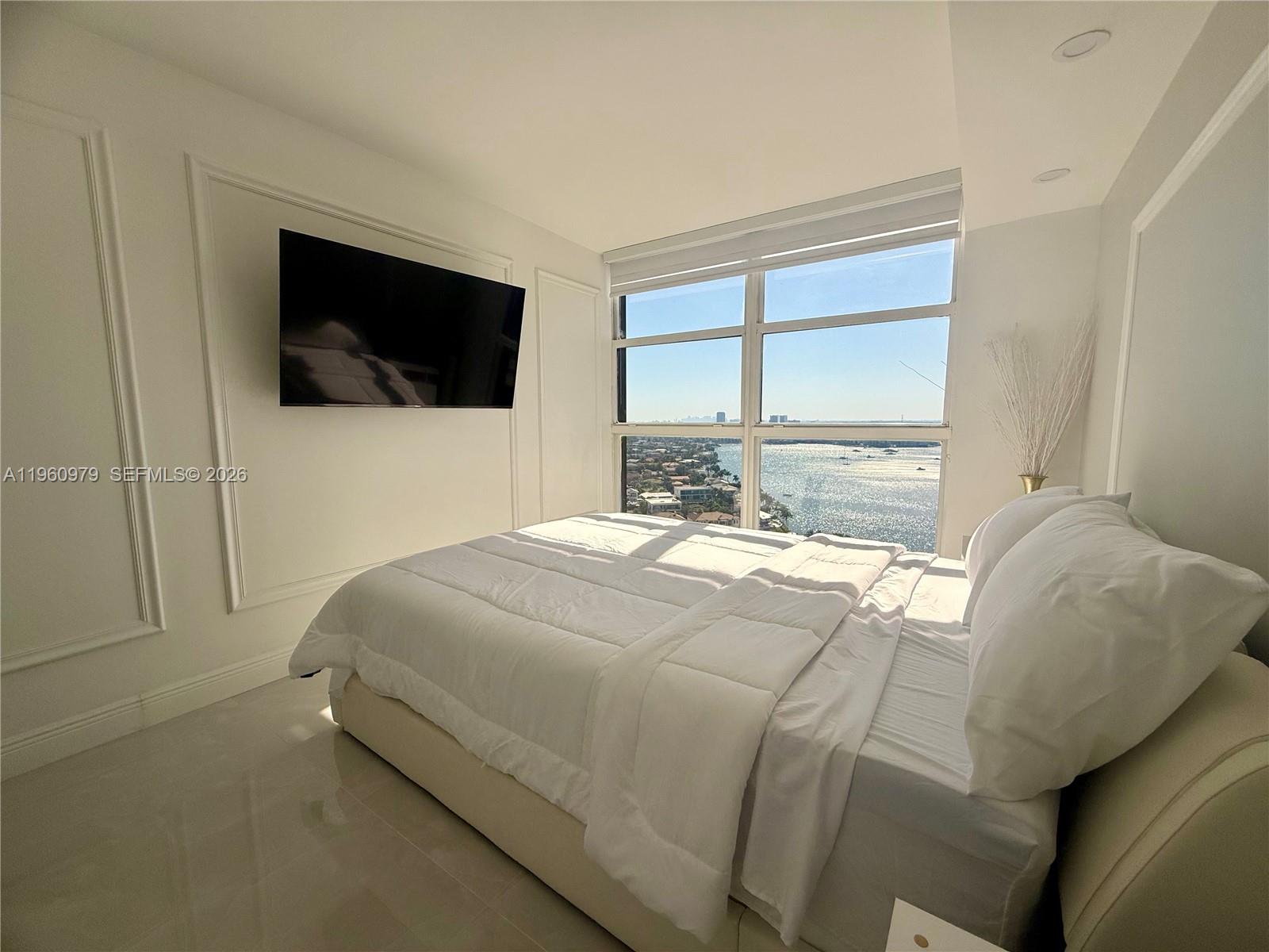 1000 W Island Blvd #2312, Aventura FL 33160