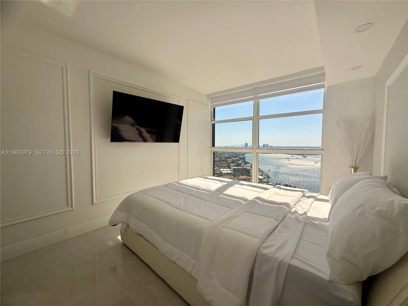1000 W Island Blvd #2312, Aventura FL 33160