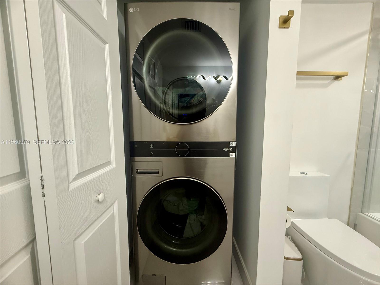 1000 W Island Blvd #2312, Aventura FL 33160