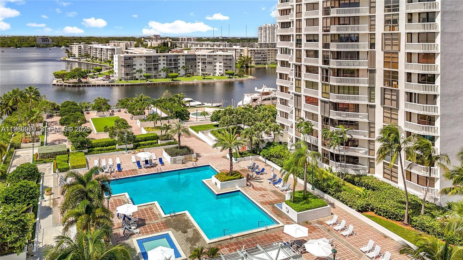 1000 W Island Blvd #2312, Aventura FL 33160