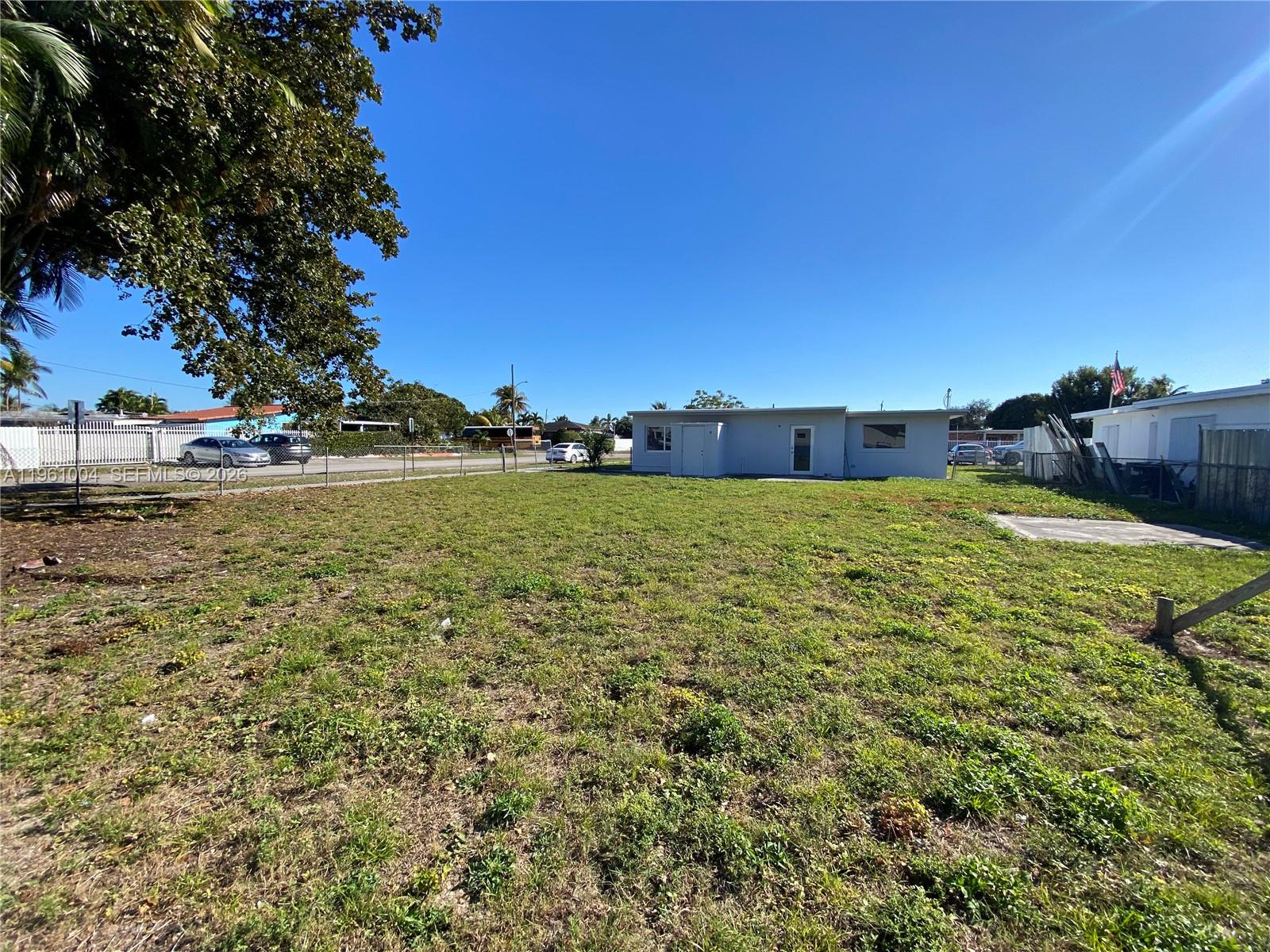 691 E 48th St, Hialeah FL 33013