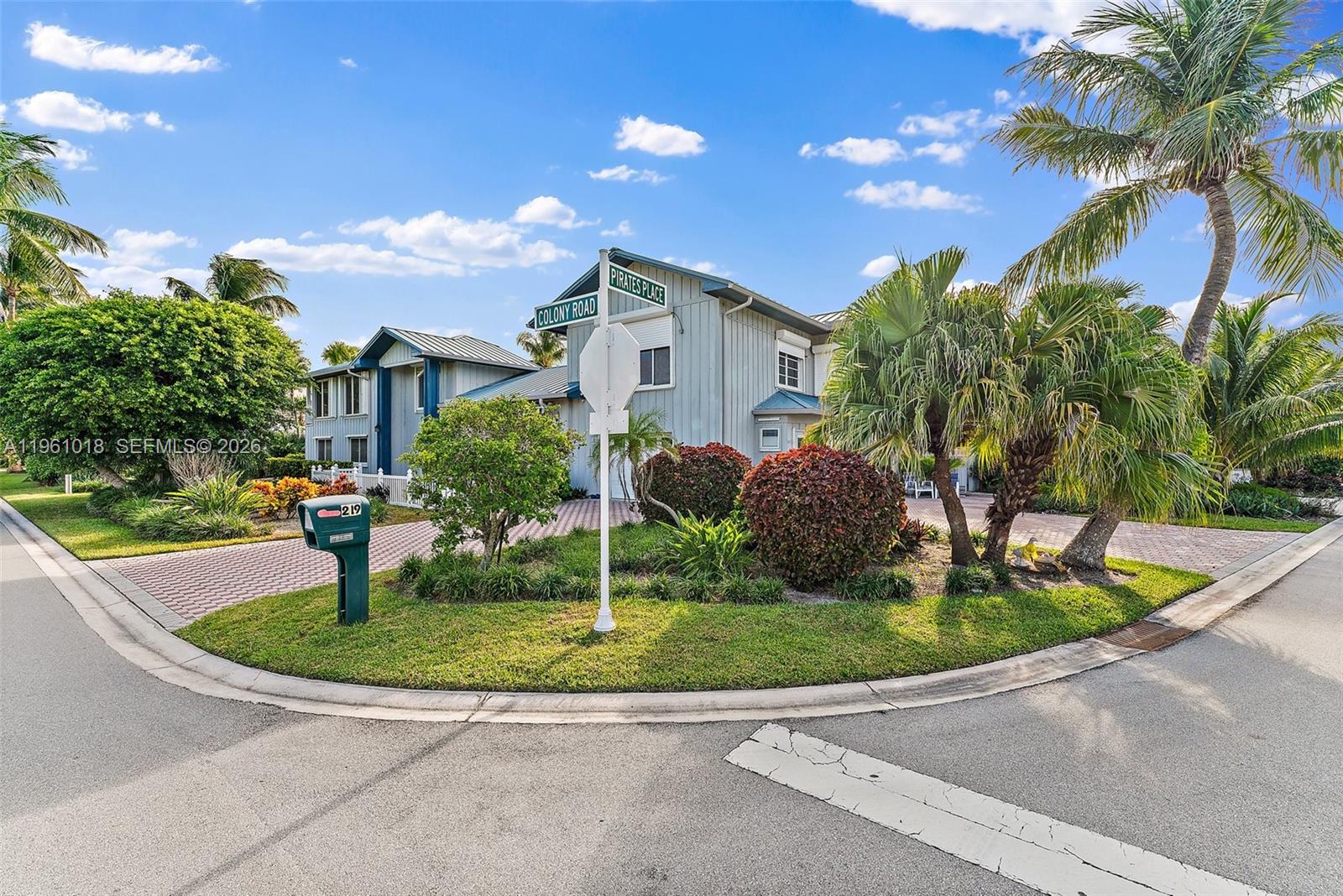 219 Colony Rd, Jupiter Inlet Colony FL 33469