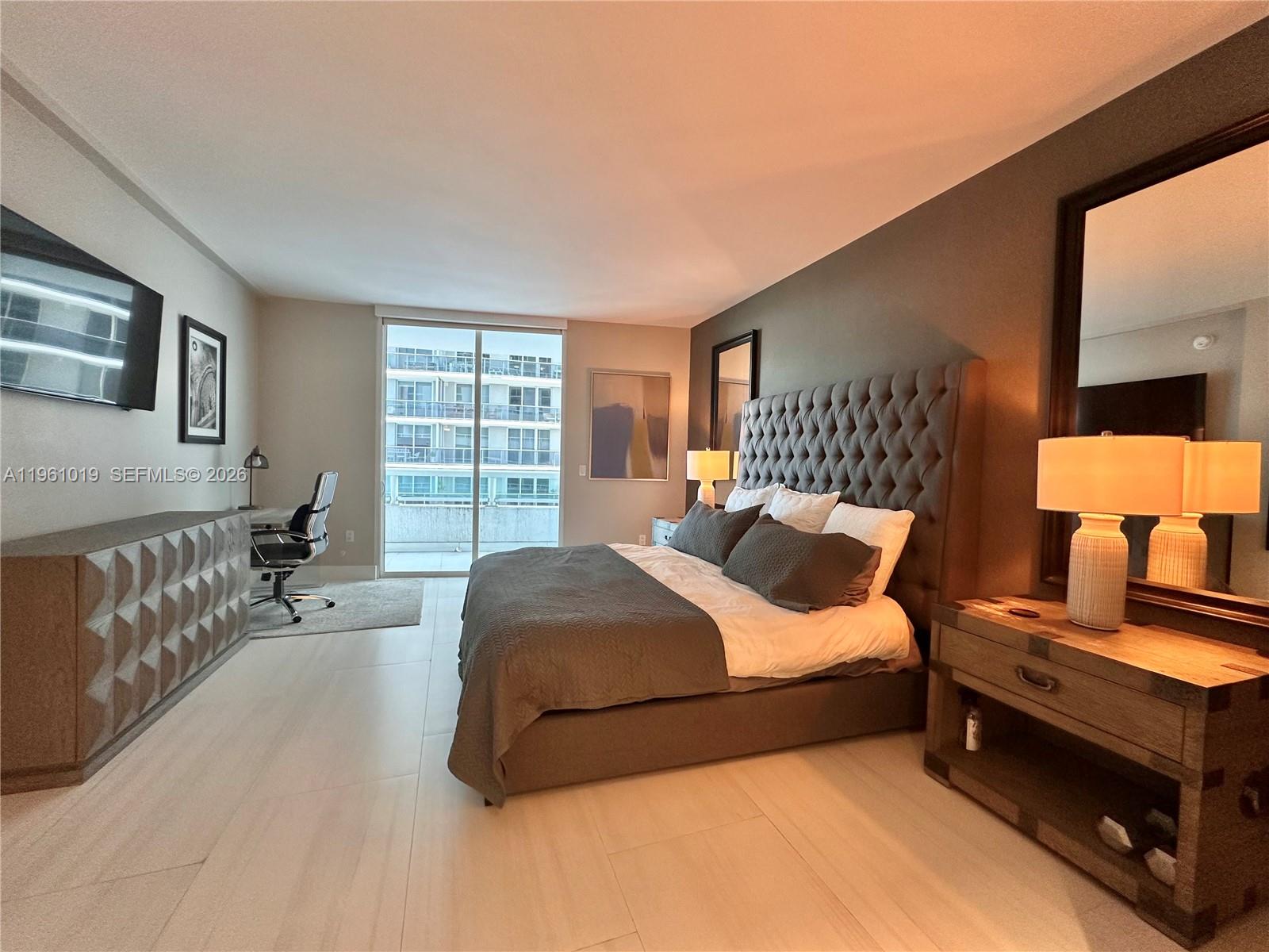 1800 N Bayshore Dr #812, Miami FL 33132
