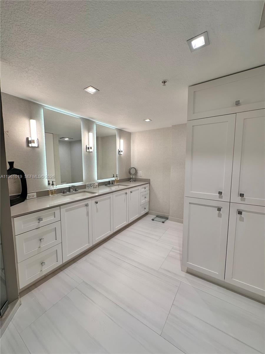1800 N Bayshore Dr #812, Miami FL 33132