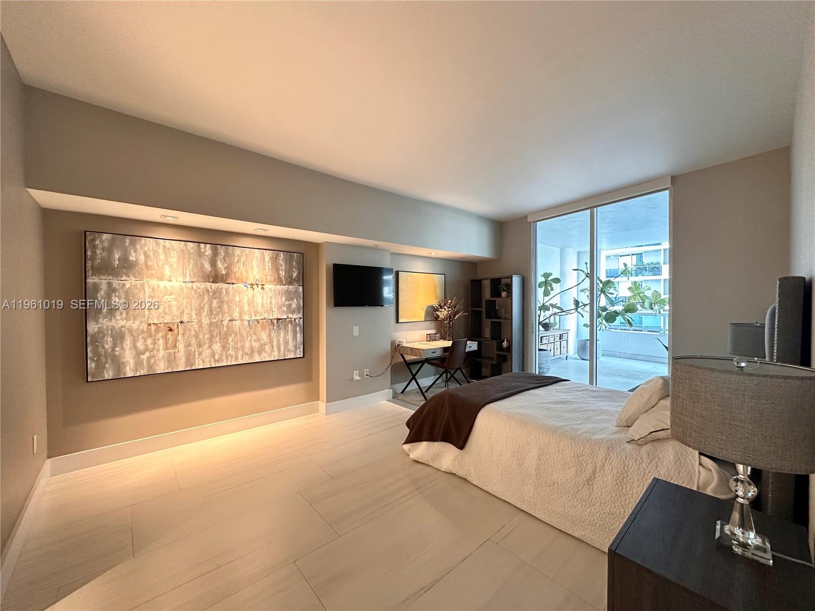 1800 N Bayshore Dr #812, Miami FL 33132